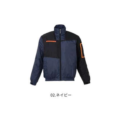 アタックベース（ATTACK BASE）8651 防寒ブルゾン 02.ネイビーの正面商品画像。ネイビーとブラックの配色にオレンジのアクセントを取り入れた秋冬用中綿入り防寒ジャケット。右胸ファスナーポケットや左袖ペン差しを備えた機能的な作業服。建設業・土木作業・製造業・物流倉庫・配送業などの屋外作業から通勤・普段使いまで幅広くおすすめ