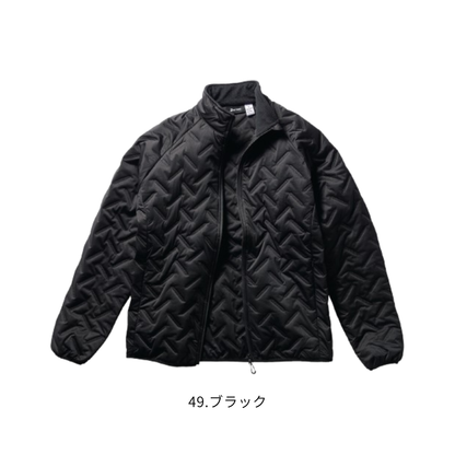 クロダルマ 54387 防風中綿ストレッチジャケット 49.ブラックの正面商品画像。立体的なキルティング加工とスタンドカラーが特徴の秋冬用防寒作業服。防風性・ストレッチ性・保温性を備え、建設現場・物流倉庫・配送業・屋外作業など寒い季節の仕事着におすすめ
